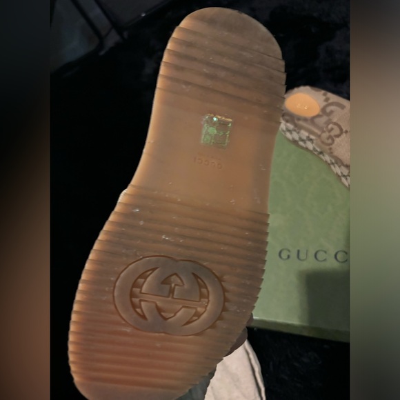 Great condition wore once Gucci platform slides - Picture 7 of 12